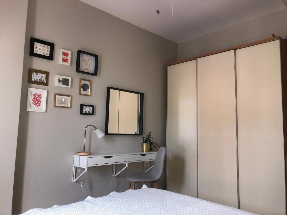 Navy Blue Apartment Nea Skioni Exterior photo