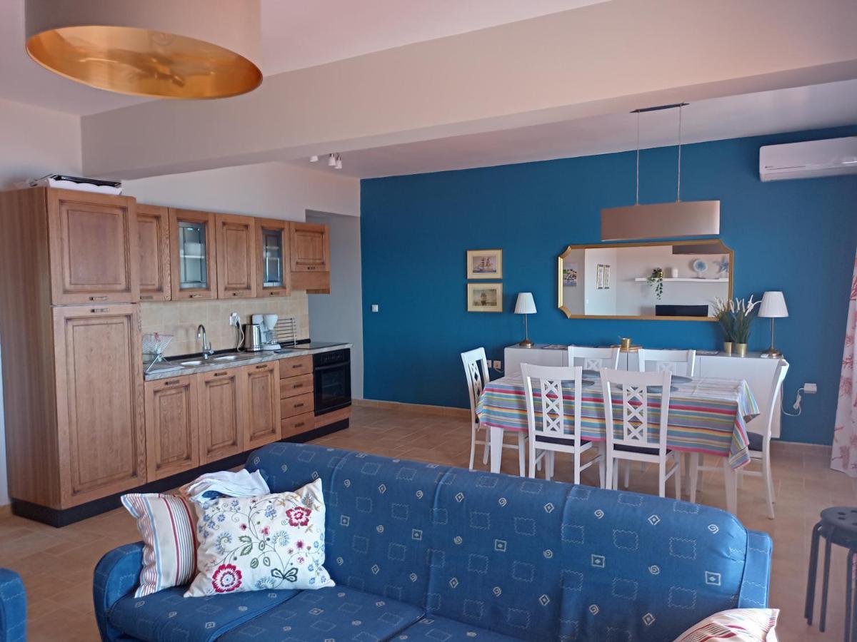 Navy Blue Apartment Nea Skioni Exterior photo