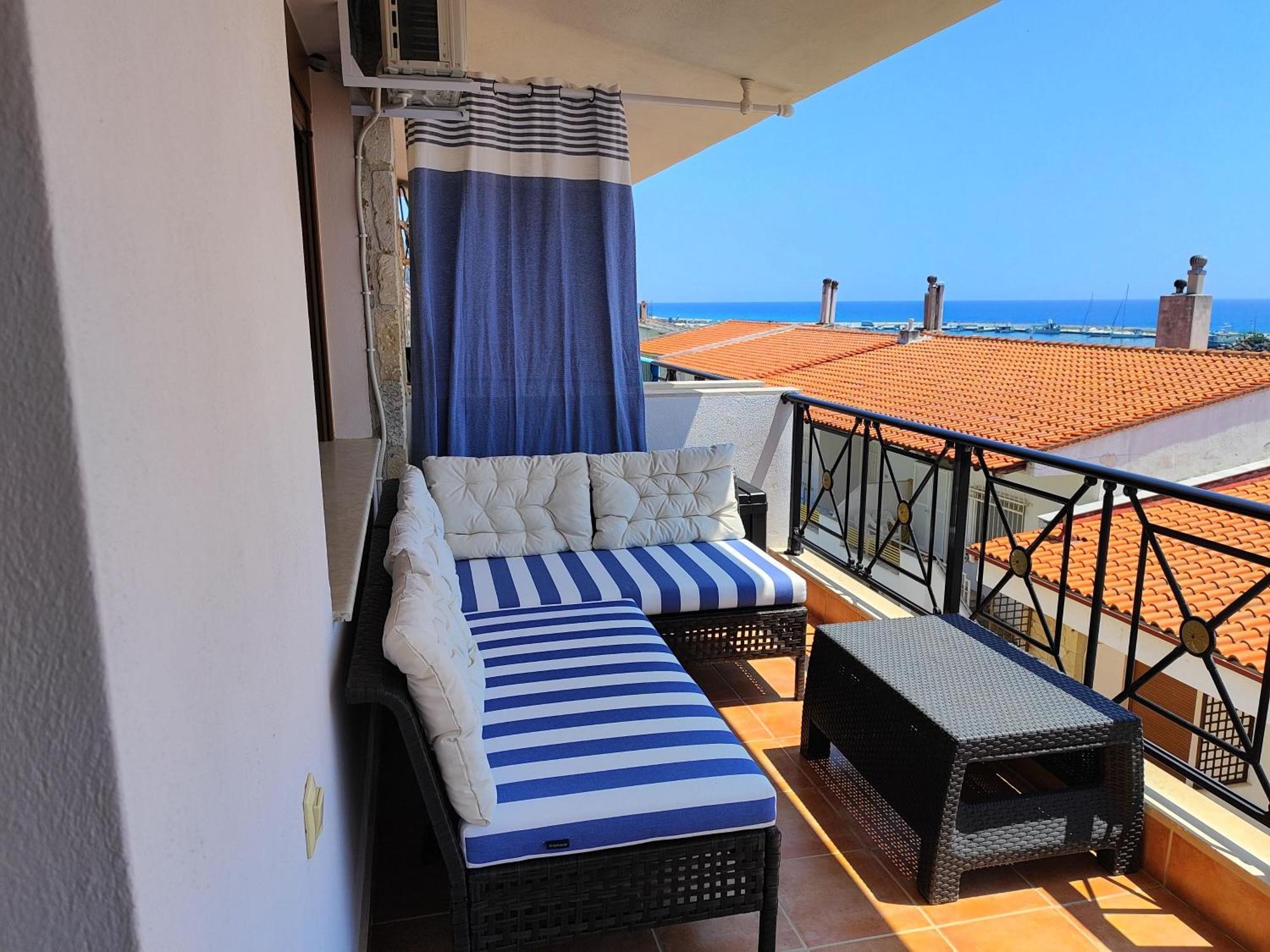 Navy Blue Apartment Nea Skioni Exterior photo