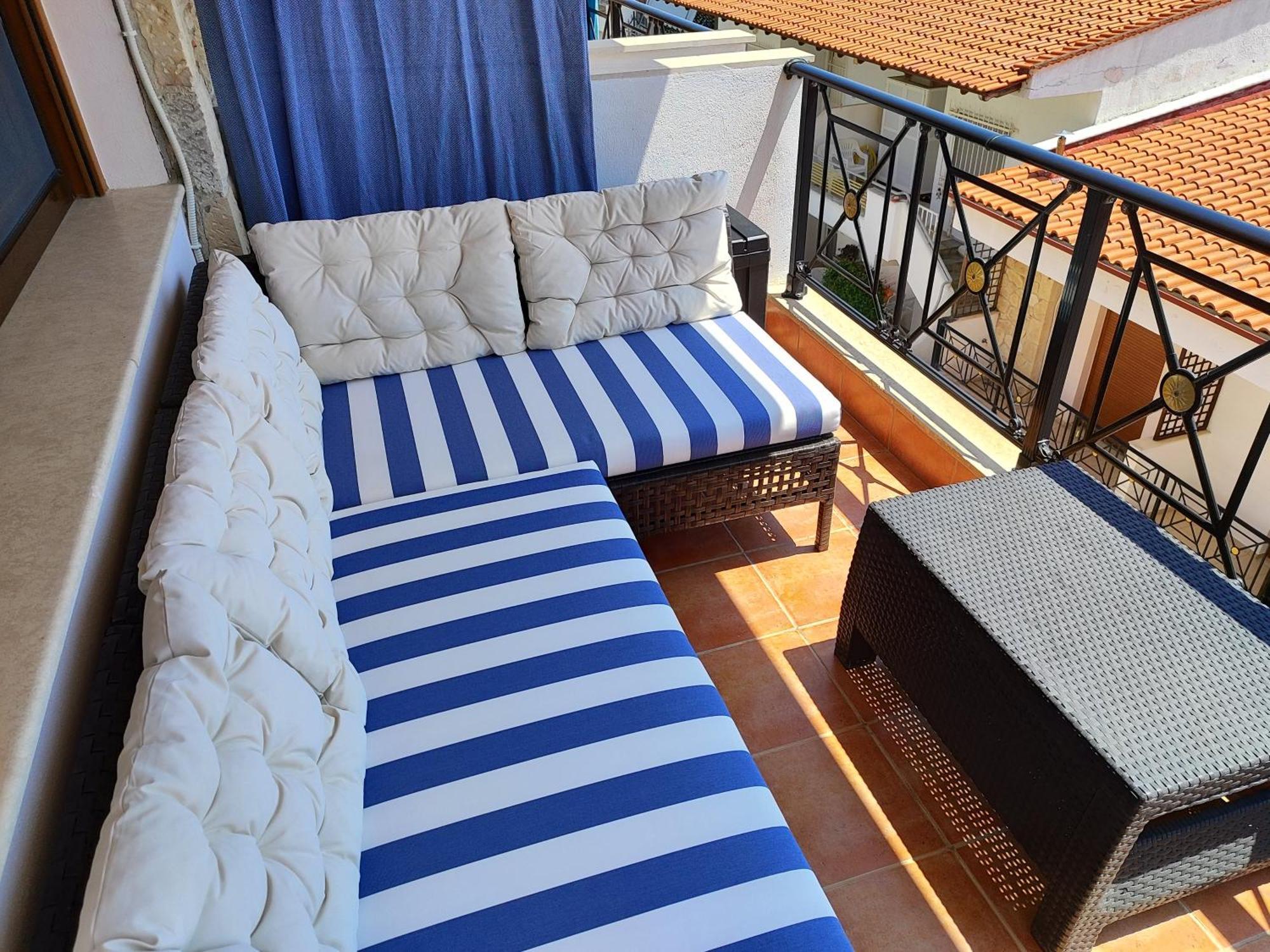 Navy Blue Apartment Nea Skioni Exterior photo